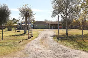 634 S Paloma Dr, Rosharon, TX 77583 - Photo 4
