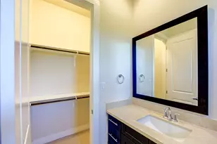 1222 W Dallas St, Houston, TX 77019 - Photo 22