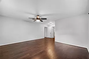811 Thicket Ln, Houston, TX 77079 - Photo 20