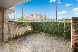 821 S Ripple Creek Dr, Houston, TX 77057 - Photo 12