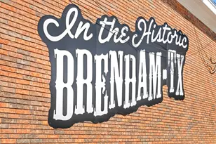 401 E Main St, Brenham, TX 77833 - Photo 4