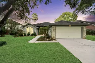223 W New Meadows Dr, Sugar Land, TX 77479 - Photo 2