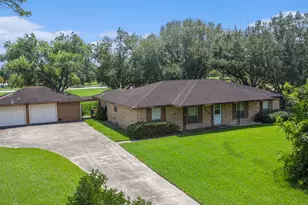 6618 Heron Ln, Pearland, TX 77584 - Photo 2