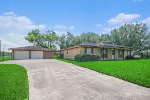 6618 Heron Ln, Pearland, TX 77584 - Photo 4