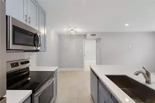2201 Fountain View Dr, Houston, TX 77057 - Photo 8