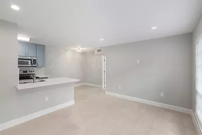 2201 Fountain View Drive #47, Houston, TX 77057 - Photo 2