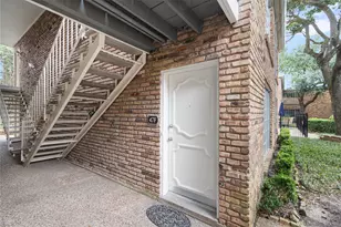 2201 Fountain View Dr, Houston, TX 77057 - Photo 18
