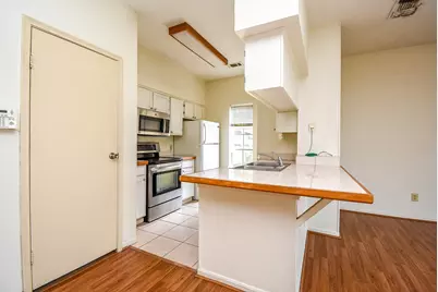 7575 Cambridge Street #1004, Houston, TX 77054 - Photo 8