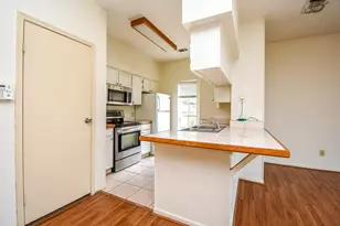 7575 Cambridge St, Houston, TX 77054 - Photo 8