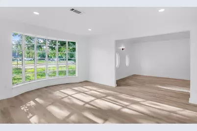 10603 Hillcroft Avenue, Houston, TX 77096 - Photo 4