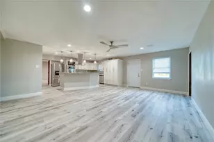 4406 Mallard Dr, Baytown, TX 77523 - Photo 4