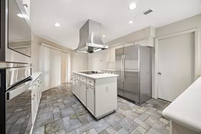 10327 Olympia Drive, Houston, TX 77042 - Photo 10