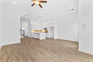 7805 Farnsworth St, Houston, TX 77022 - Photo 6