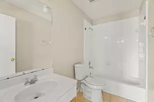 5247 Panay Park Dr, Houston, TX 77048 - Photo 4