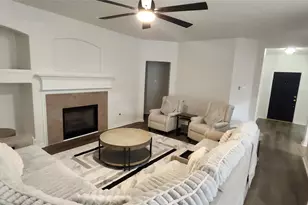 17238 Maple Hollow Dr, Sugar Land, TX 77498 - Photo 6