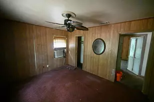 6022 Belarbor St, Houston, TX 77033 - Photo 2