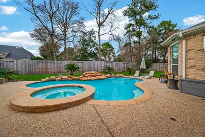 171 E Lansdowne Circle, The Woodlands, TX 77382 - Photo 4