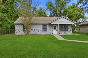 6203 Gaston St, Houston, TX 77016 - Photo 2