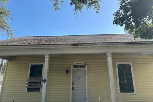 1220 34th St, Galveston, TX 77550 - Photo 2