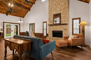 312 Springwood Dr, Conroe, TX 77385 - Photo 8
