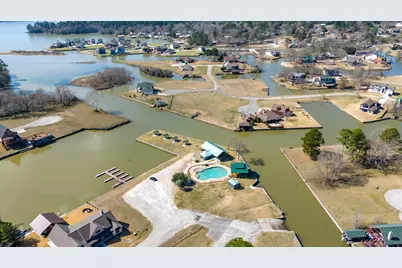 22 Hillsborough Drive, Huntsville, TX 77340 - Photo 10