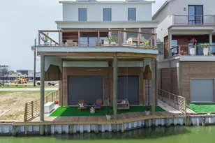 29 Cmdr. Runco Ln, Taylor Lake Village, TX 77586 - Photo 2