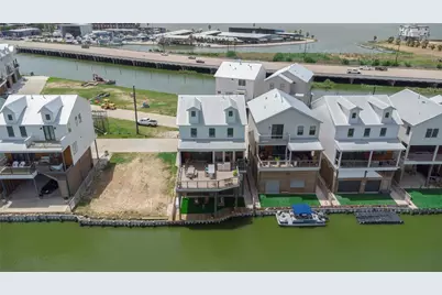 29 Cmdr Runco Lane, Taylor Lake Village, TX 77586 - Photo 6