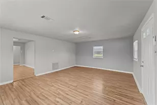 25 2nd Ave N, Texas City, TX 77590 - Photo 6