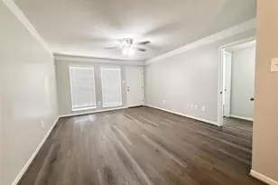 500 Willow Dr, Lake Jackson, TX 77566 - Photo 2