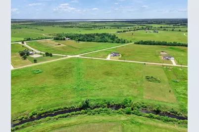 426 Chuckwagon Trail, Angleton, TX 77515 - Photo 2