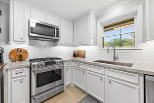 6546 Lindyann Ln, Houston, TX 77008 - Photo 12