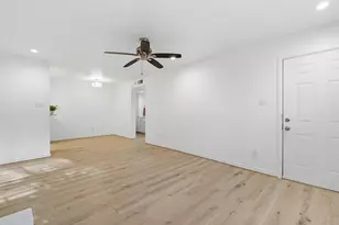 2120 Wilcrest Dr, Houston, TX 77042 - Photo 4