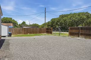 867 Rowe St, Rockport, TX 78382 - Photo 30