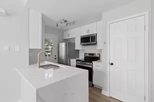 1515 Sandy Springs Rd, Houston, TX 77042 - Photo 6
