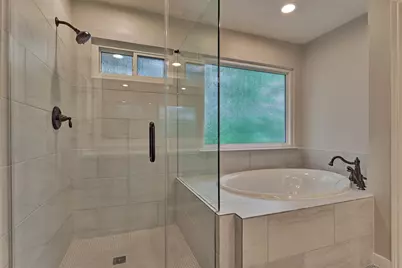 93 N Apple Springs Circle Circle, The Woodlands, TX 77382 - Photo 22