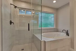 93 N Apple Springs Circle Circle, The Woodlands, TX 77382 - Photo 22