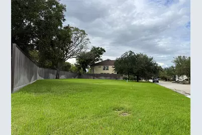 136 White Drive, Bellaire, TX 77401 - Photo 4