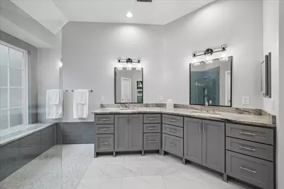 30 N Dragonwood Place, The Woodlands, TX 77381 - Photo 18