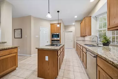 30 N Dragonwood Place, The Woodlands, TX 77381 - Photo 8