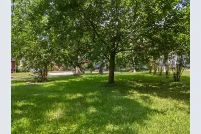 214 W Hunnicutt Street, Baytown, TX 77520 - Photo 10