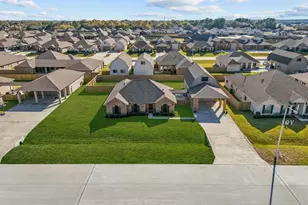 2111 Gilbert Rd, Dickinson, TX 77539 - Photo 2