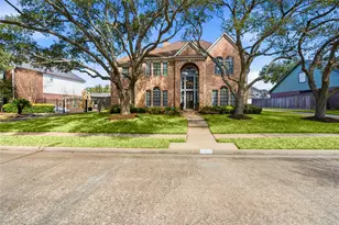 7910 Fall River Ct, Sugar Land, TX 77479 - Photo 4