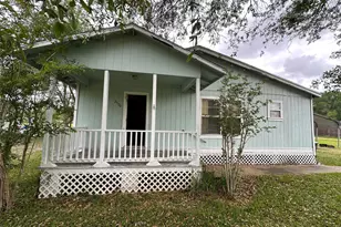 2570 Stadium Dr, Alvin, TX 77511 - Photo 1