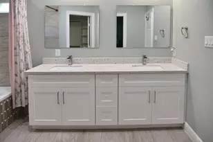 5046 Van Fleet St, Houston, TX 77033 - Photo 24
