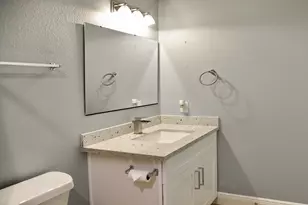 5046 Van Fleet St, Houston, TX 77033 - Photo 40