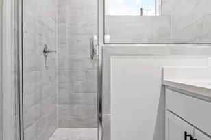 829 N Emile St, Houston, TX 77020 - Photo 20