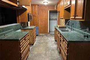 10913 Hoffer St, Houston, TX 77075 - Photo 2