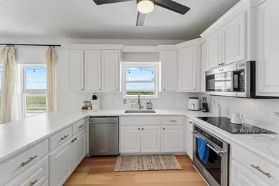 112 Ocean Shore Drive, Crystal Beach, TX 77650 - Photo 12