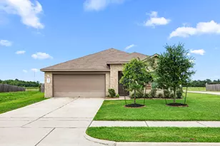 8002 Tamarind Ln, Baytown, TX 77521 - Photo 2