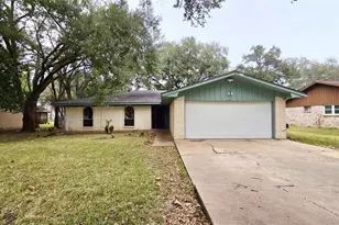 2105 Willow St, Bay City, TX 77414 - Photo 2